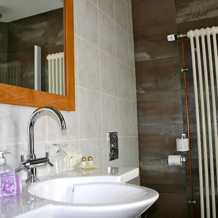 Le Tapis Rouge Bed & Breakfast 3*